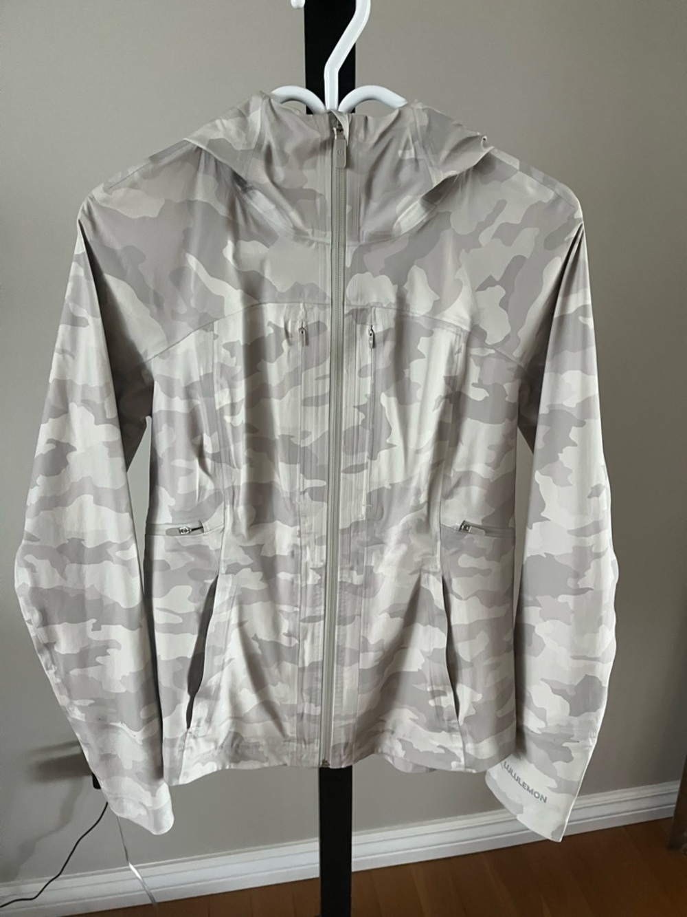 Lululemon Break A Trail Light Gray Camo Hooded Shell - Picture 3 of 7